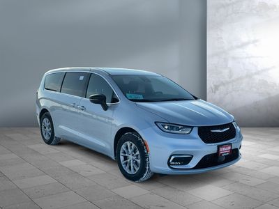 2026 Chrysler Pacifica — side profile view