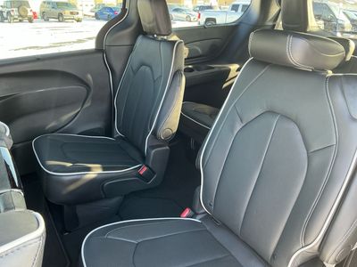 2026 Chrysler Pacifica — photo 14 view