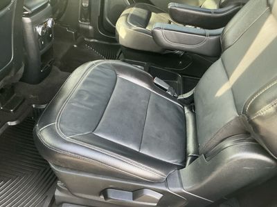 2020 Ford Explorer — photo 13 view