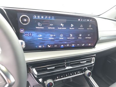 2026 Chevrolet Traverse - Photo 14