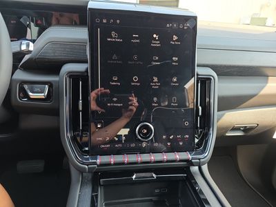 2025 GMC Yukon XL - Photo 15