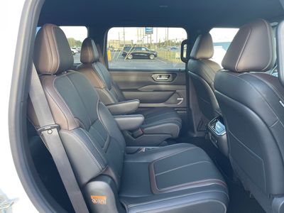 2026 Nissan Armada — photo 10 view