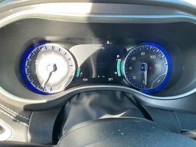 2026 Chrysler Pacifica — photo 12 view