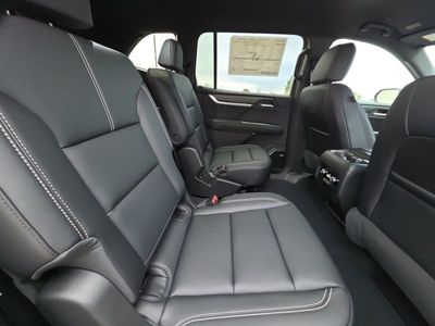 2026 GMC Acadia — photo 13 view