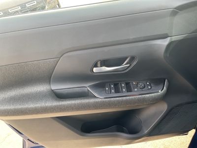2026 Nissan Kicks — photo 14 view