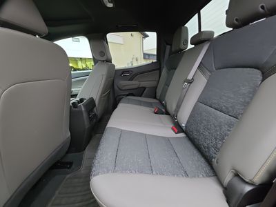 2024 Chevrolet Colorado — photo 13 view