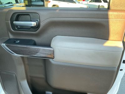 2023 Chevrolet Silverado 2500HD — photo 15 view