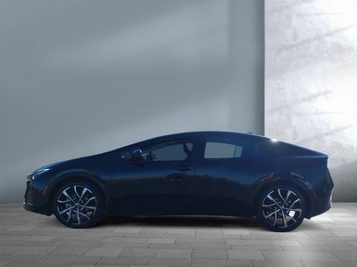 2026 Toyota Prius Plug-In Hybrid - Photo 5
