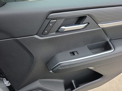 2026 GMC Acadia — photo 12 view