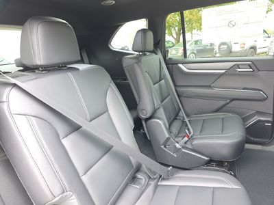 2026 GMC Acadia — photo 14 view