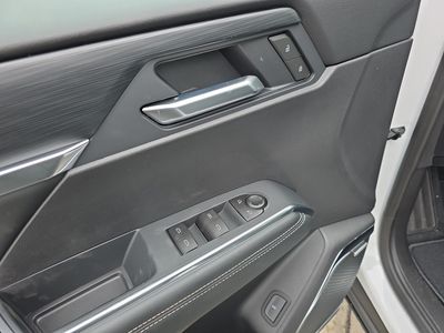 2026 GMC Acadia — photo 7 view