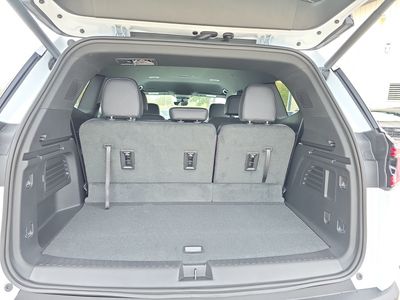 2026 GMC Acadia — photo 10 view