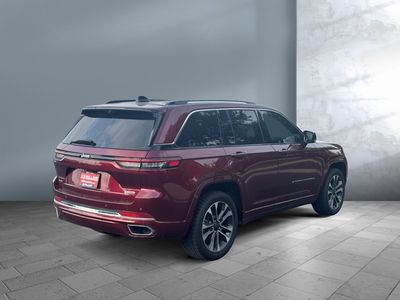 2024 Jeep Grand Cherokee — interior view