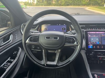 2024 Jeep Grand Cherokee — photo 9 view