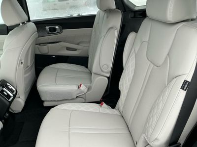 2026 Kia Sorento Hybrid - Photo 15