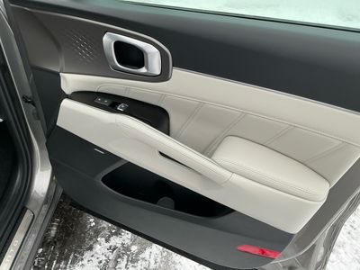 2026 Kia Sorento Hybrid - Photo 8