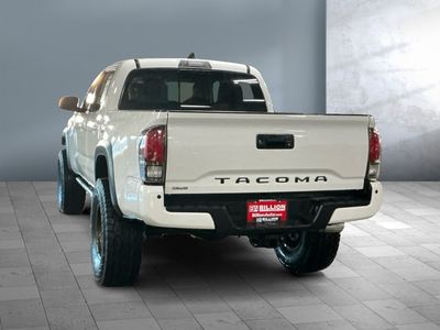 2020 Toyota Tacoma - Photo 2