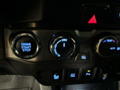 2020 Toyota Tacoma - Photo 6