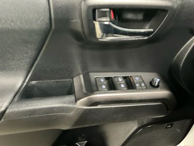 2020 Toyota Tacoma - Photo 9