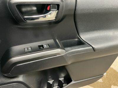 2020 Toyota Tacoma - Photo 10