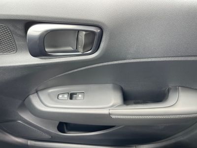 2025 Hyundai Venue — photo 8 view
