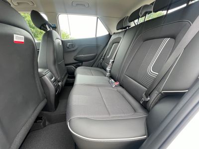 2025 Hyundai Venue — photo 10 view