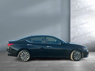 2023 Nissan Altima — engine compartment view