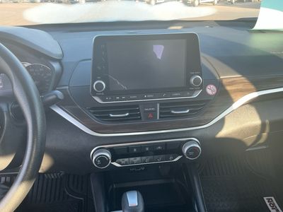 2023 Nissan Altima — photo 8 view