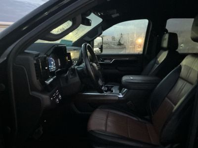 2024 Chevrolet Silverado 3500HD — photo 9 view