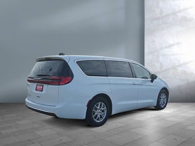 2024 Chrysler Pacifica — front three-quarter view