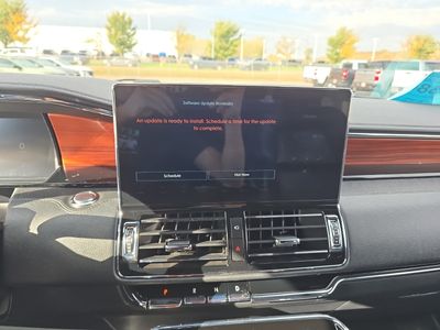 2024 Lincoln Navigator L — photo 8 view
