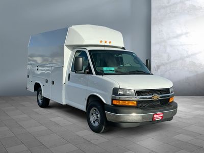 2025 Chevrolet Express Commercial Cutaway - Photo 2
