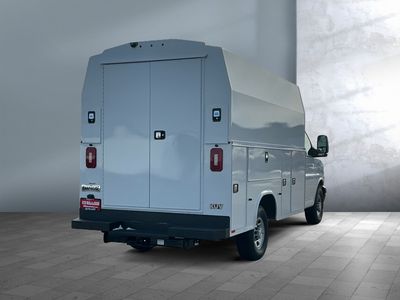 2025 Chevrolet Express Commercial Cutaway - Photo 5