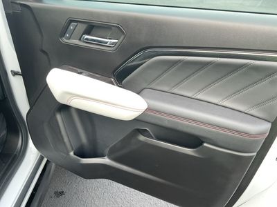 2024 GMC Canyon — photo 13 view