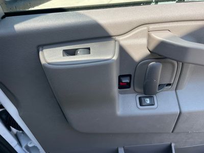 2025 GMC Savana Commercial Cutaway — photo 13 view