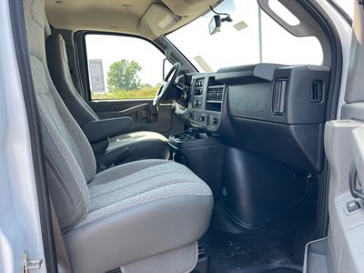2025 GMC Savana Commercial Cutaway — photo 10 view