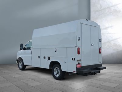 2025 Chevrolet Express Commercial Cutaway - Photo 3