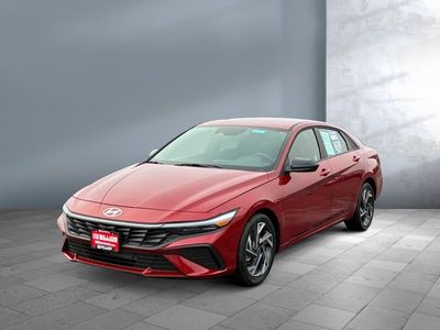 2025 Hyundai Elantra - Photo 2