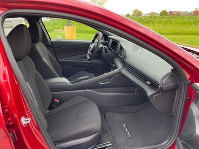 2025 Hyundai Elantra - Photo 15