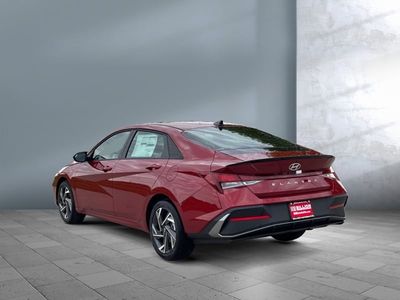 2025 Hyundai Elantra - Photo 4