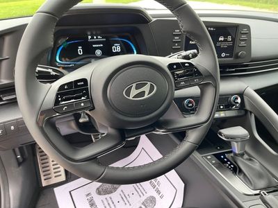 2025 Hyundai Elantra - Photo 10