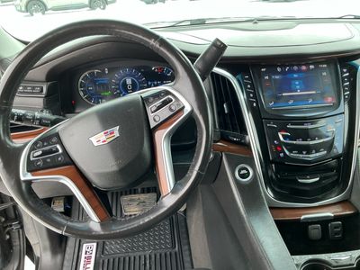 2018 Cadillac Escalade — photo 13 view