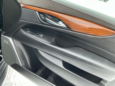 2018 Cadillac Escalade — photo 10 view