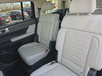 2026 Hyundai Santa Fe — detail view