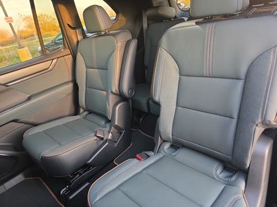 2026 GMC Acadia — photo 9 view