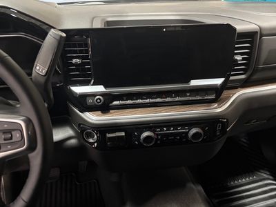 2026 Chevrolet Silverado 2500HD - Photo 9