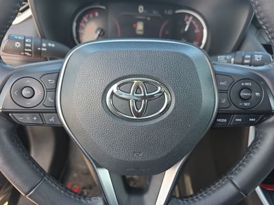 2020 Toyota RAV4 — photo 13 view