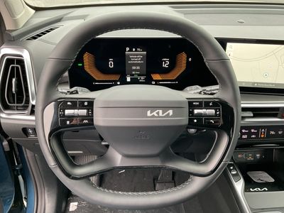 2026 Kia Sorento Hybrid — photo 9 view
