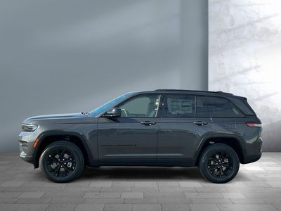 2025 Jeep Grand Cherokee — detail view