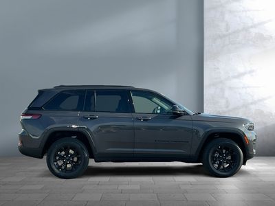2025 Jeep Grand Cherokee — engine compartment view